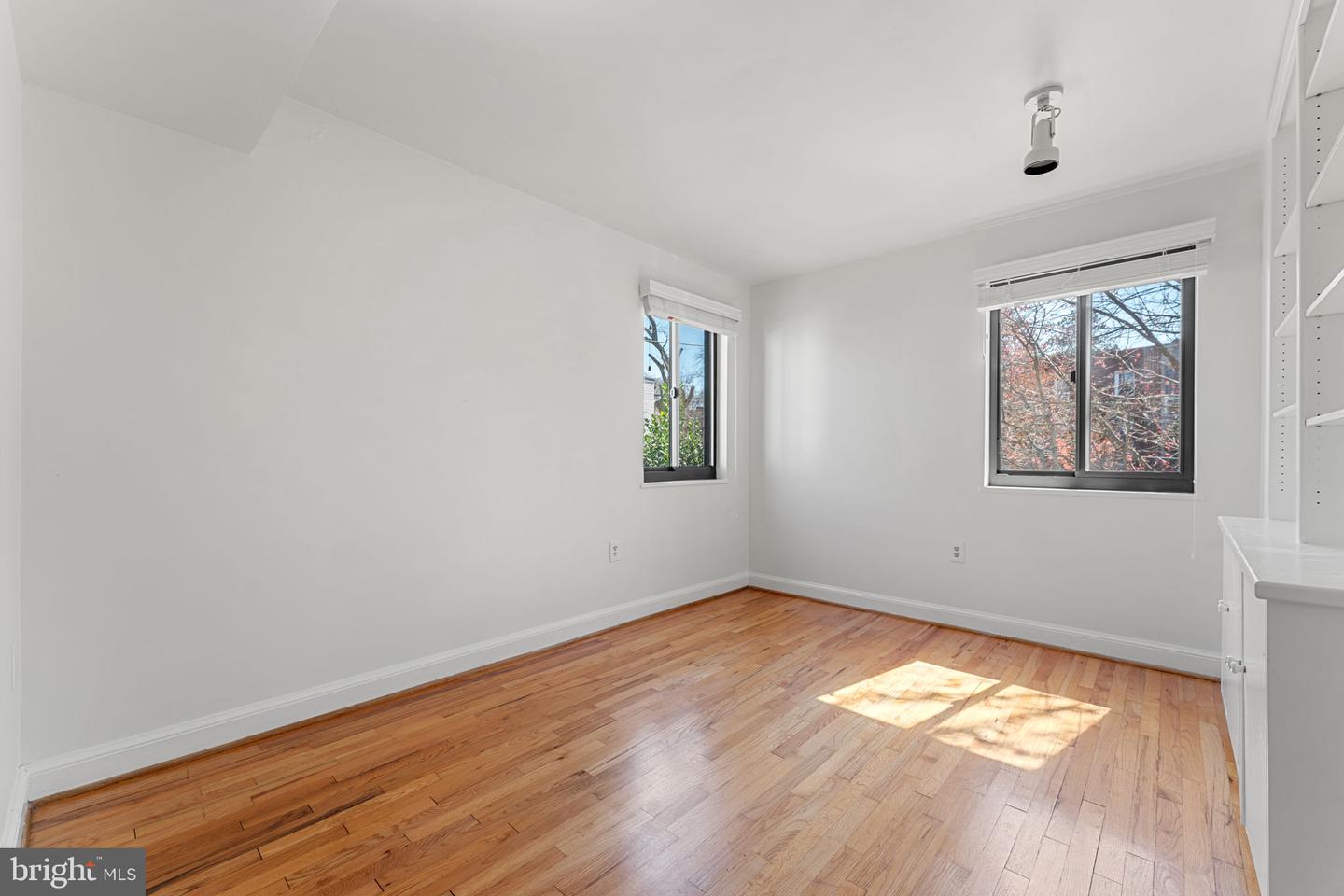 3827 Davis Pl Nw #5 Property Photo 16