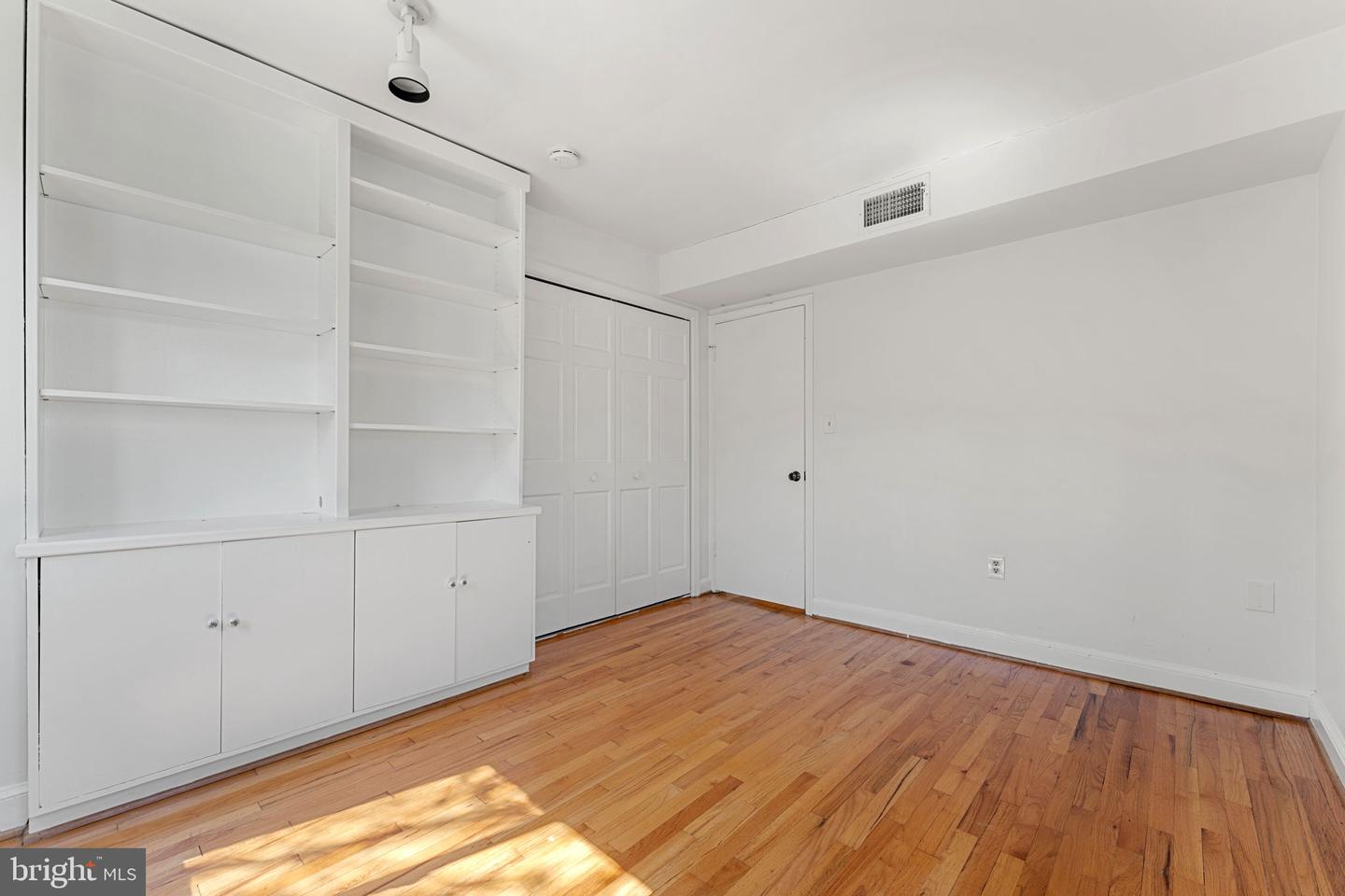 3827 Davis Pl Nw #5 Property Photo 17