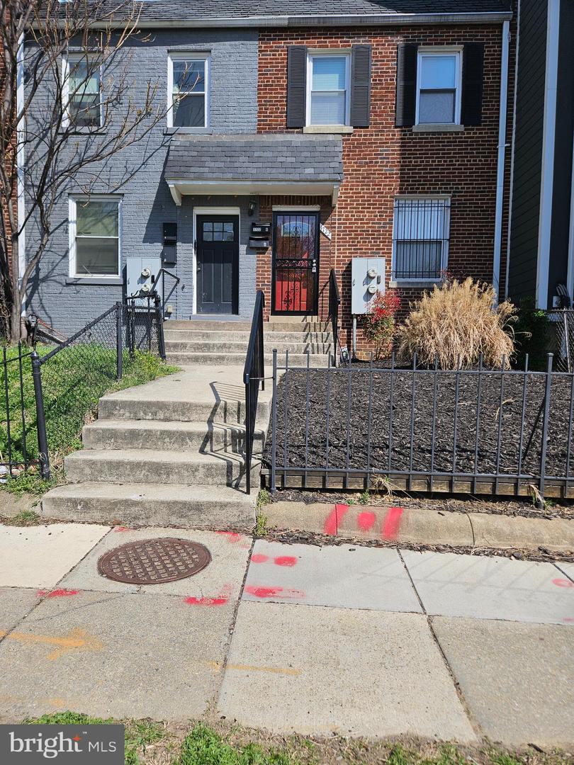 1722 H St Ne #b Property Photo 1