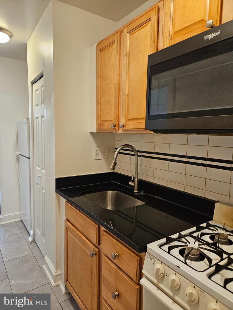 1722 H St Ne #b Property Photo 4
