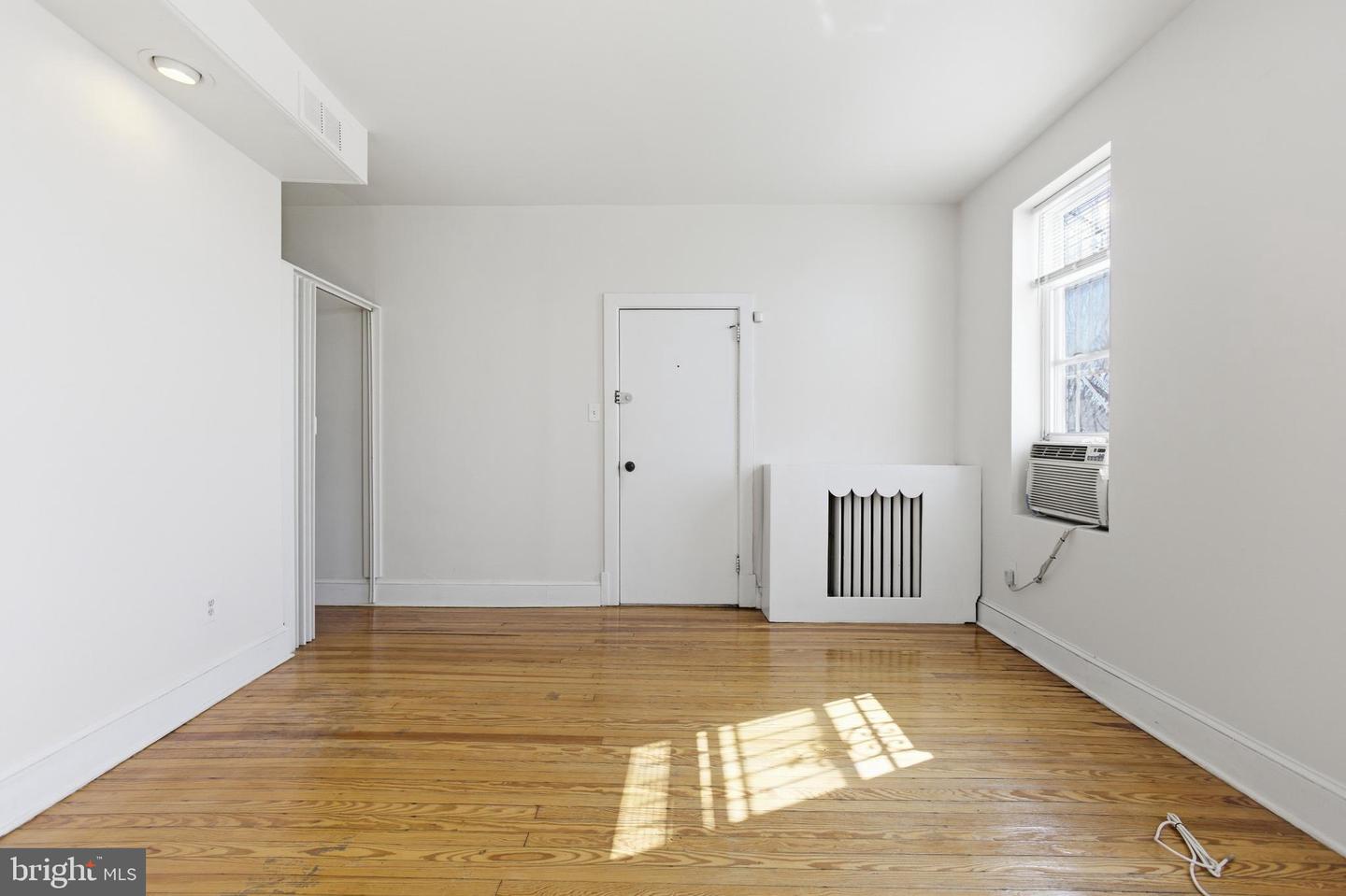 6 Barney Cir Se #1 Property Photo 3
