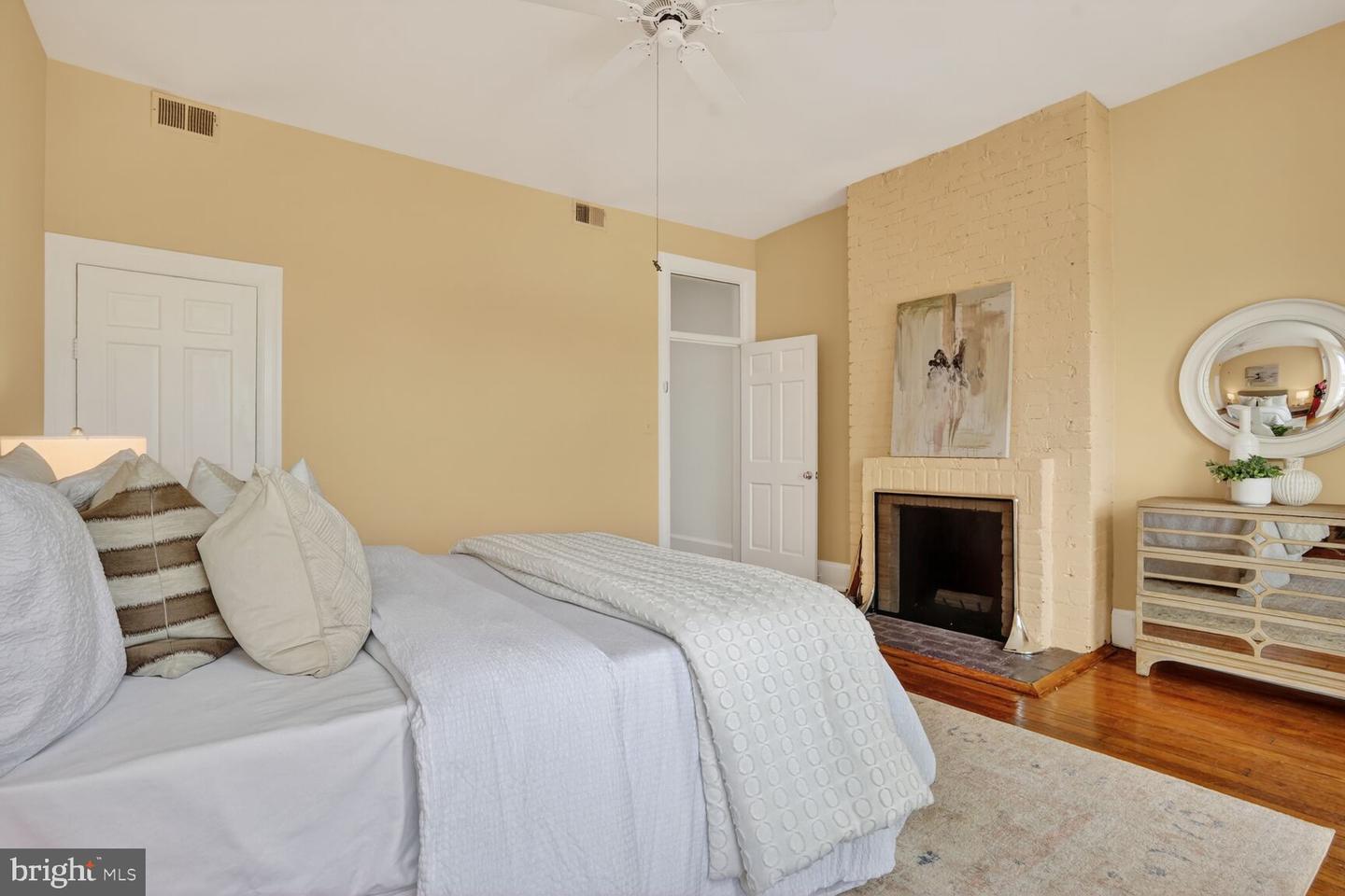 1243 E St Se Property Photo 15