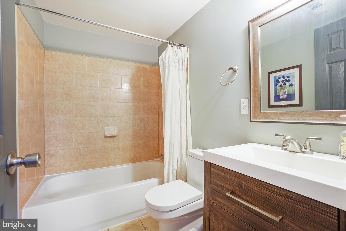 1377 K St Se #2 Property Photo 8