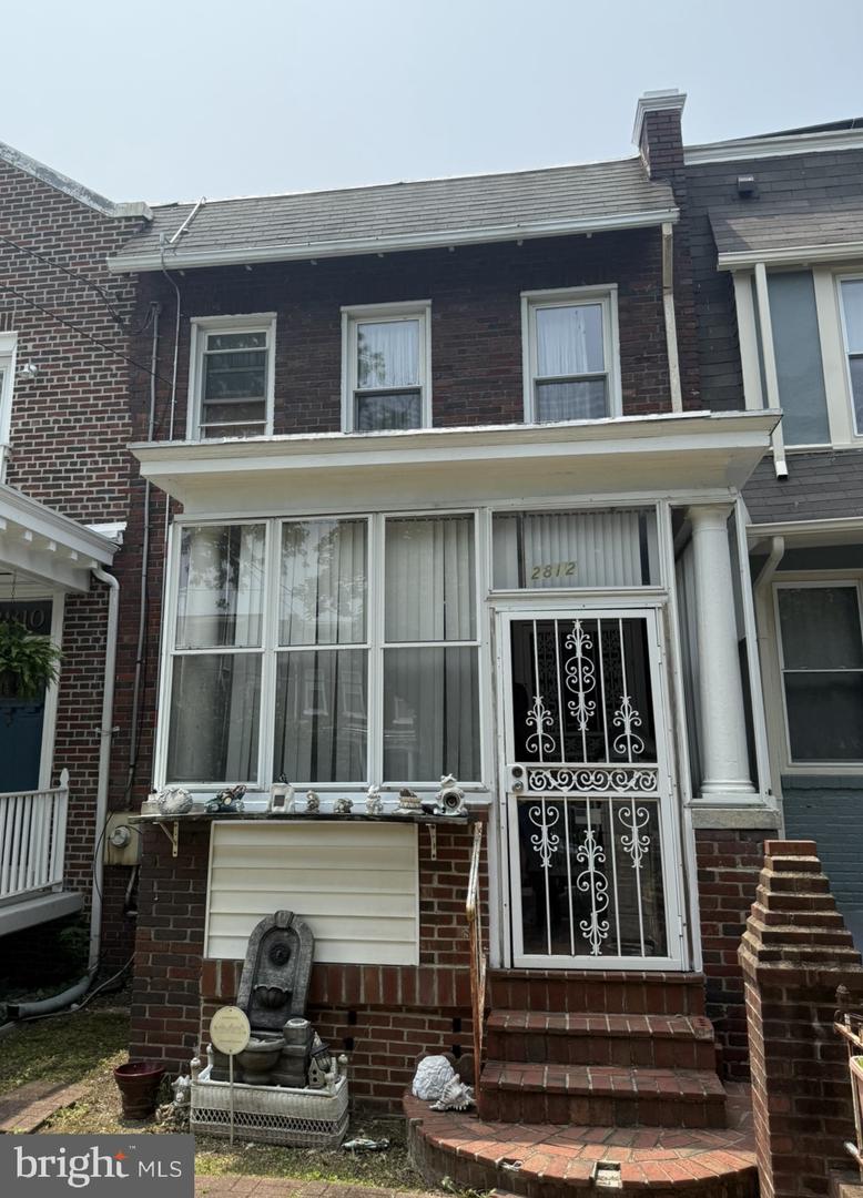 2812 6TH ST NE Property Photo 1