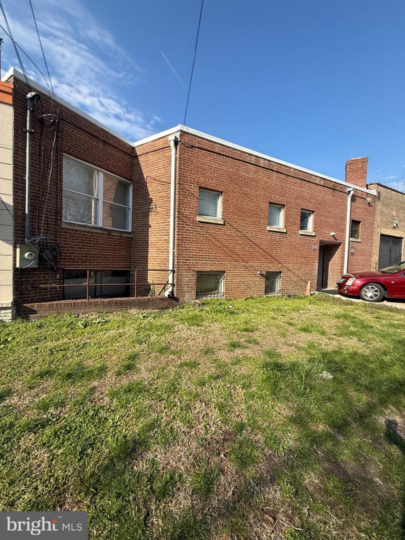 1809 Rhode Island Ave Ne Property Photo 3