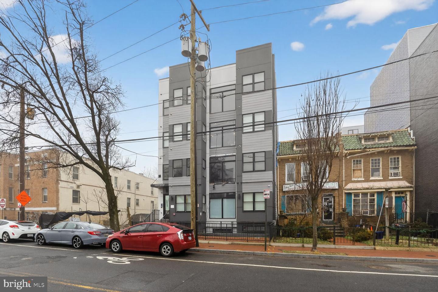 927 Kennedy St Nw #b02 Property Photo 1