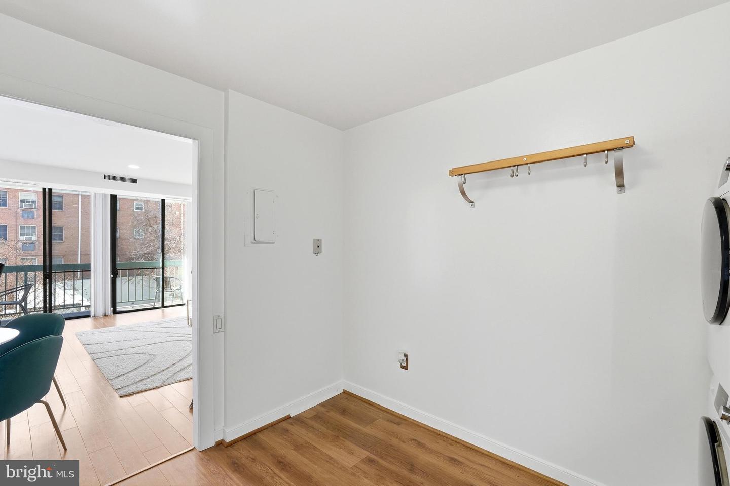 955 26th St Nw #305 Property Photo 14