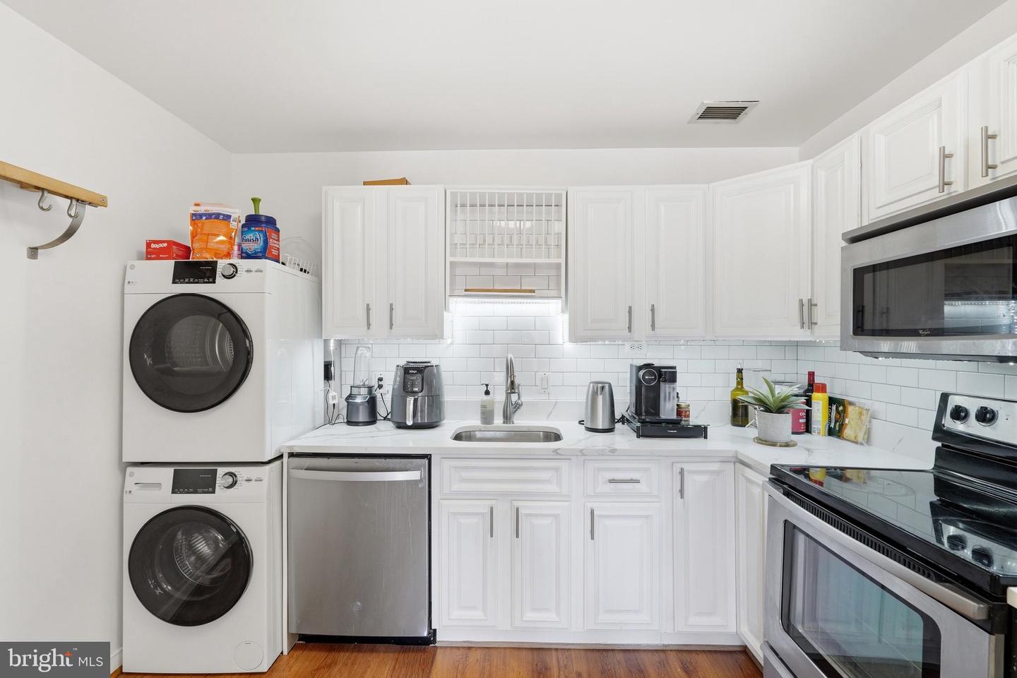 955 26th St Nw #305 Property Photo 16