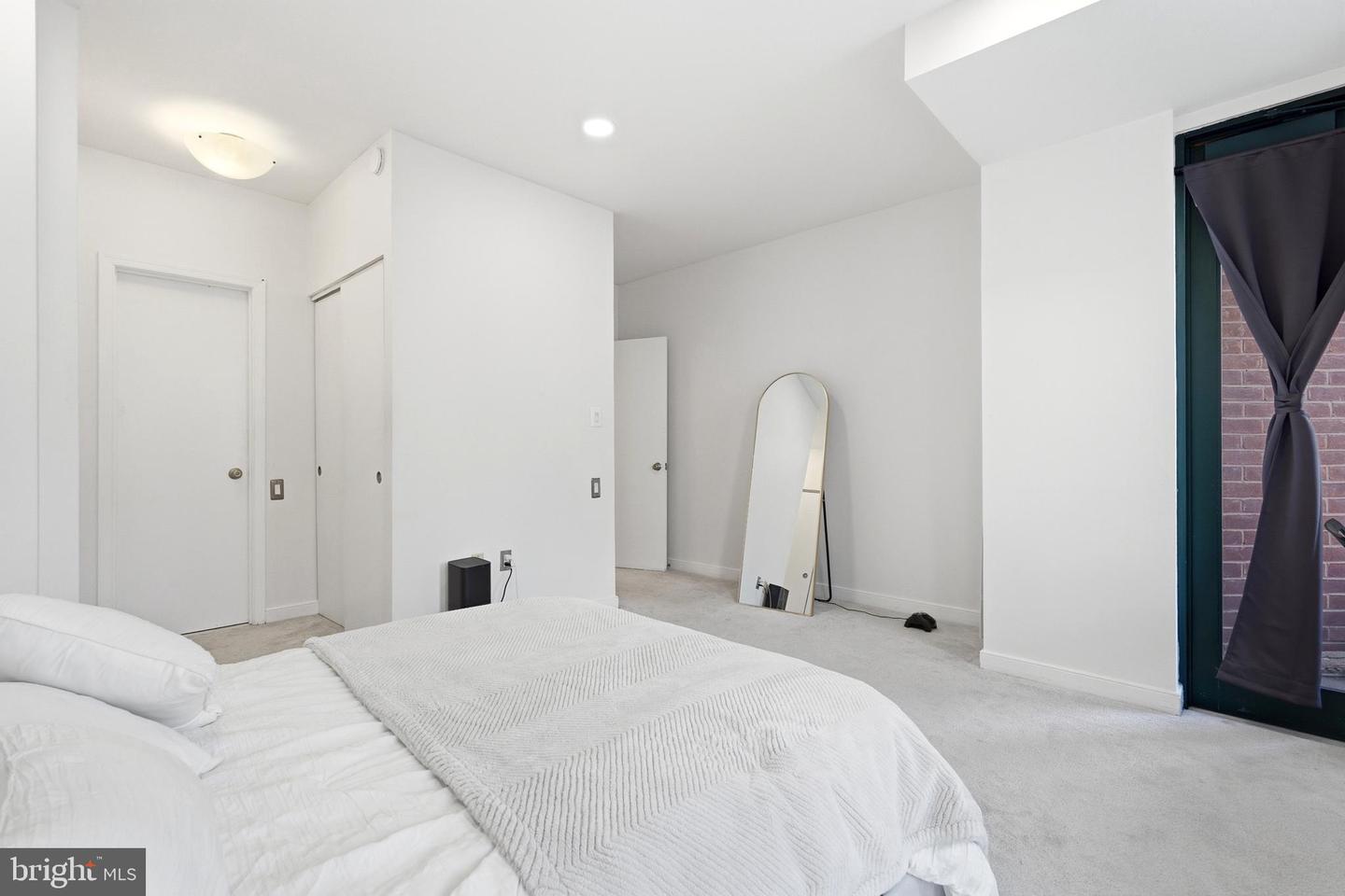 955 26th St Nw #305 Property Photo 21