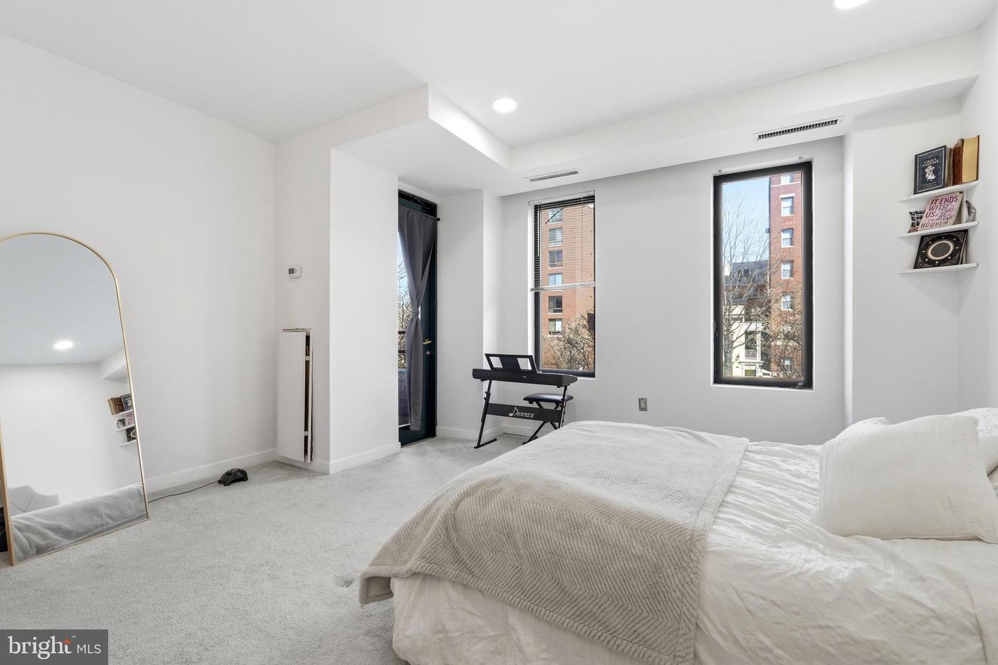 955 26th St Nw #305 Property Photo 22