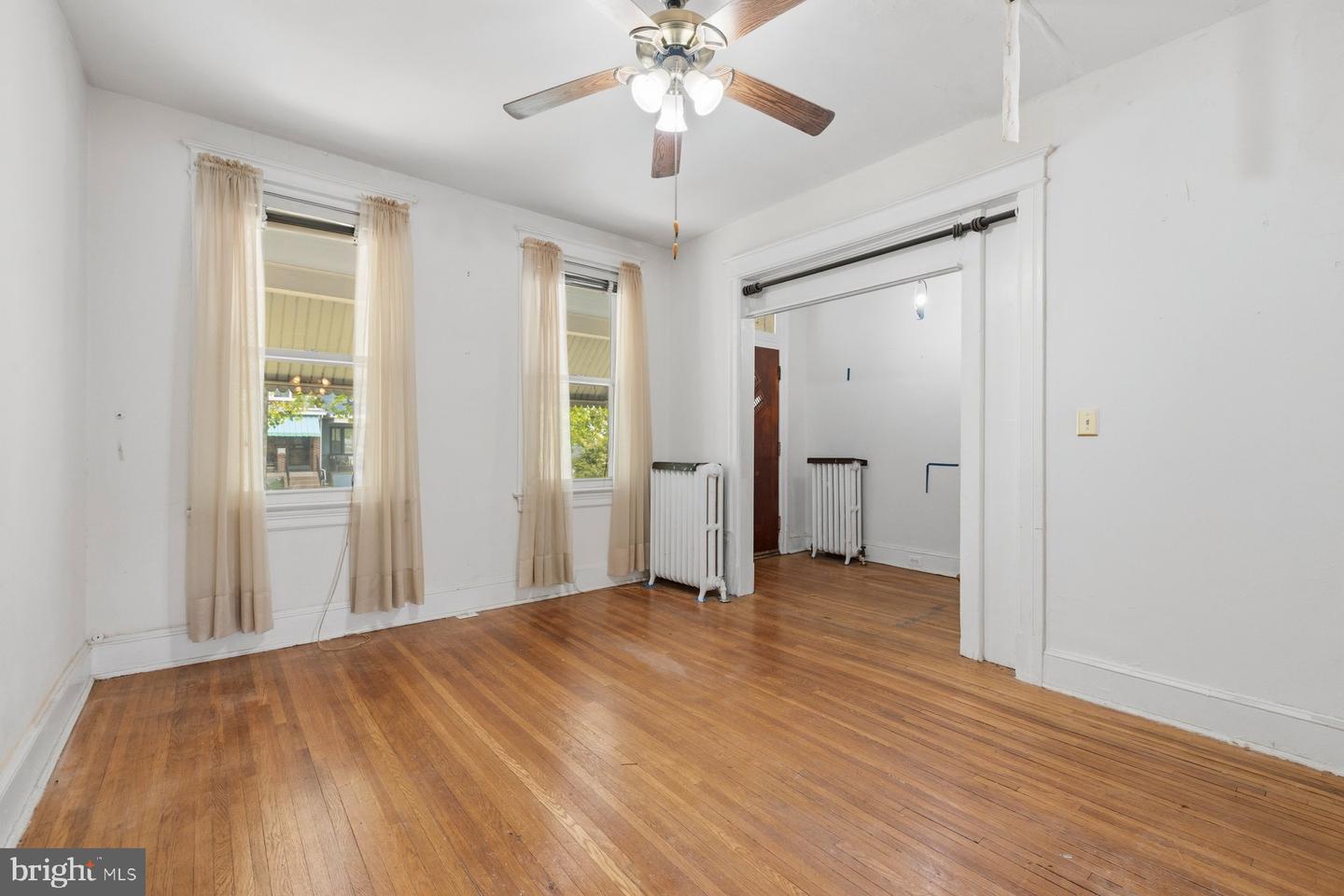 5226 7th St Nw Property Photo 9