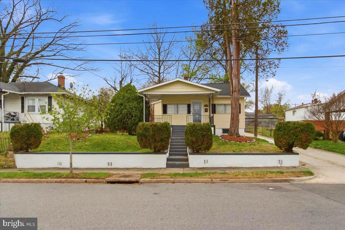 4705 Eads St Ne Property Photo 1