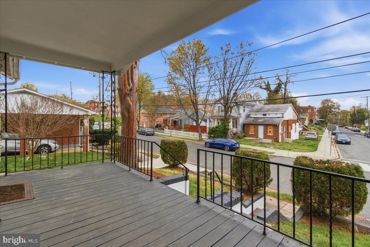 4705 Eads St Ne Property Photo 2