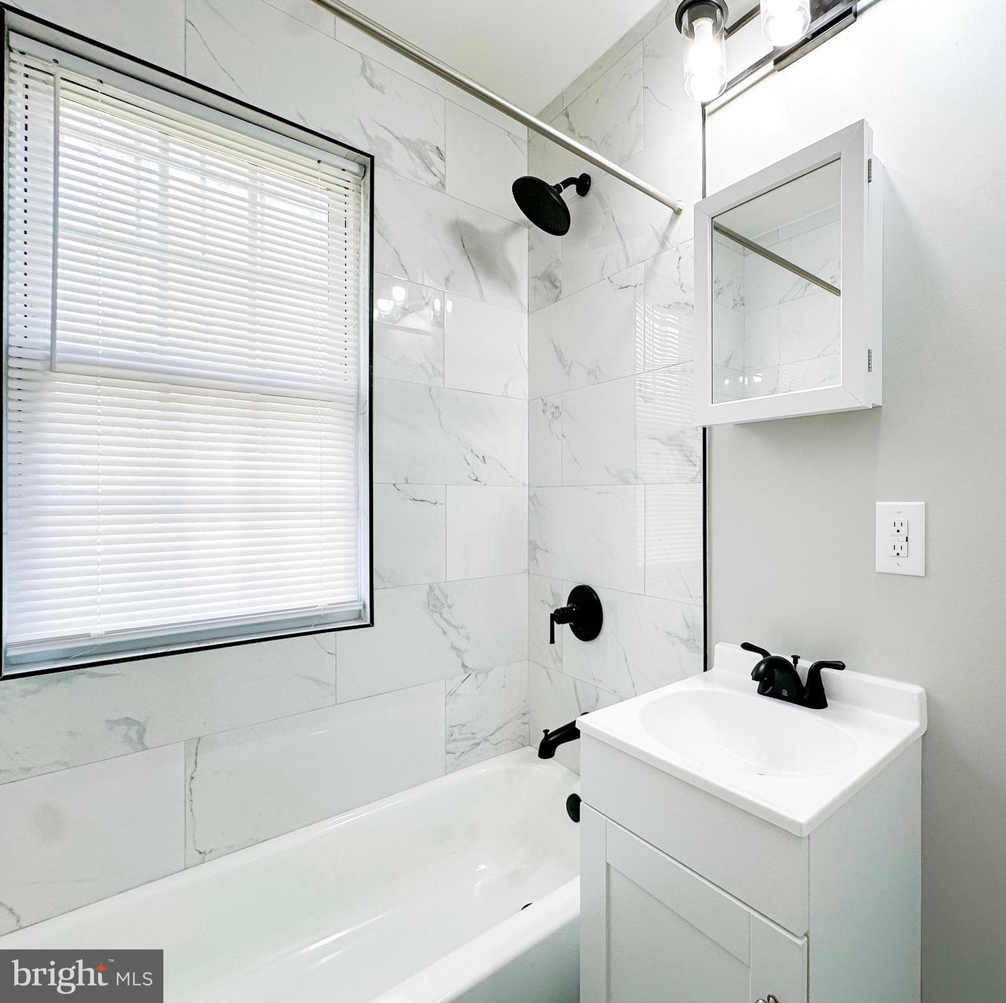 2859 Denver St Se Property Photo 8
