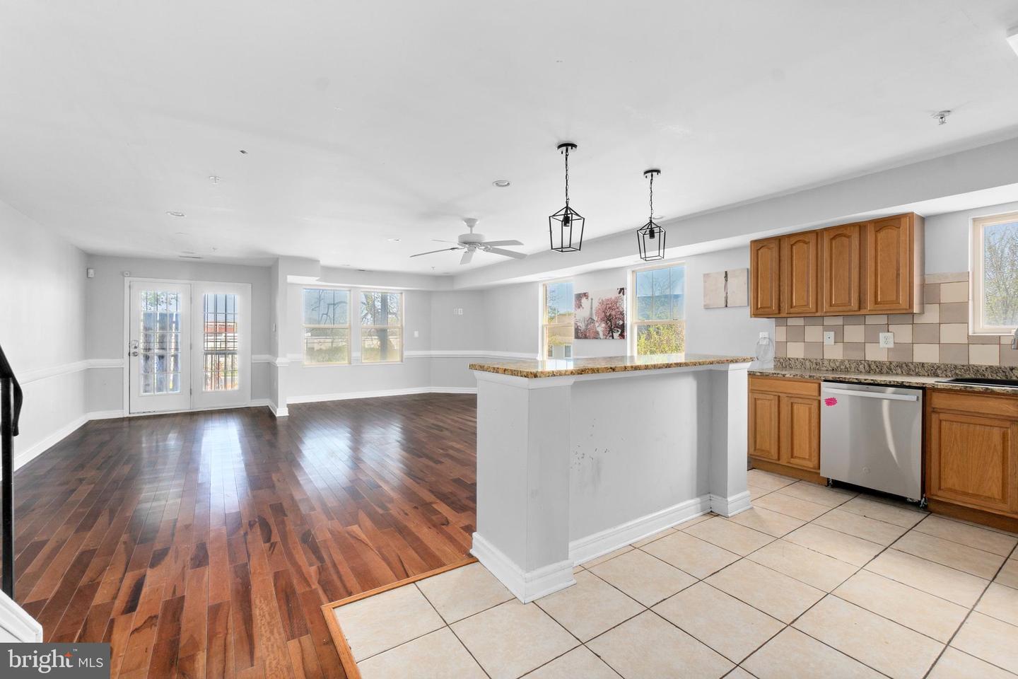 DCDC2253754 Property Photo 4