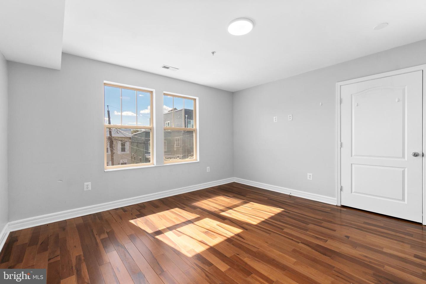 DCDC2253754 Property Photo 16