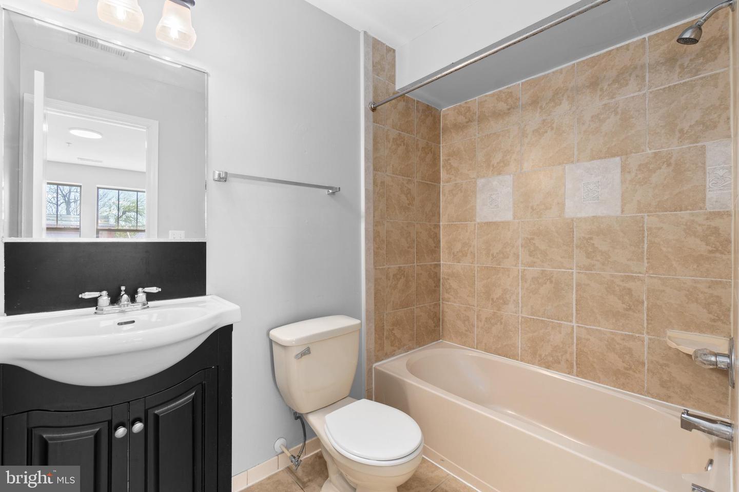 DCDC2253754 Property Photo 17