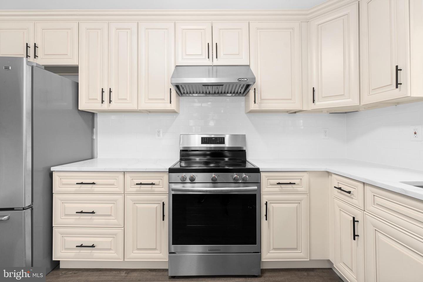 DCDC2253754 Property Photo 38