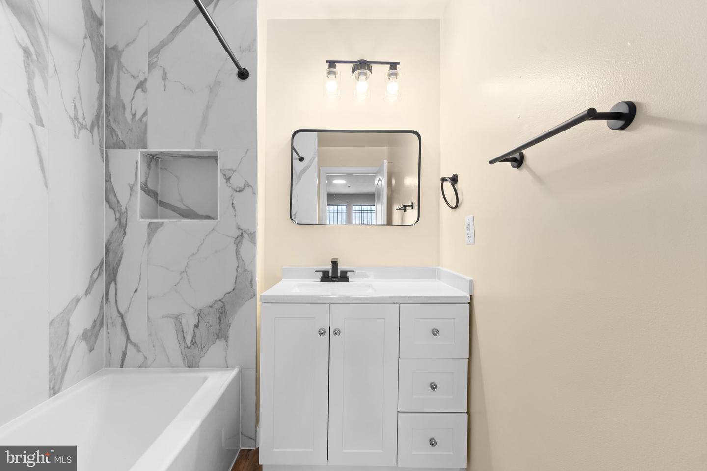 DCDC2253754 Property Photo 43
