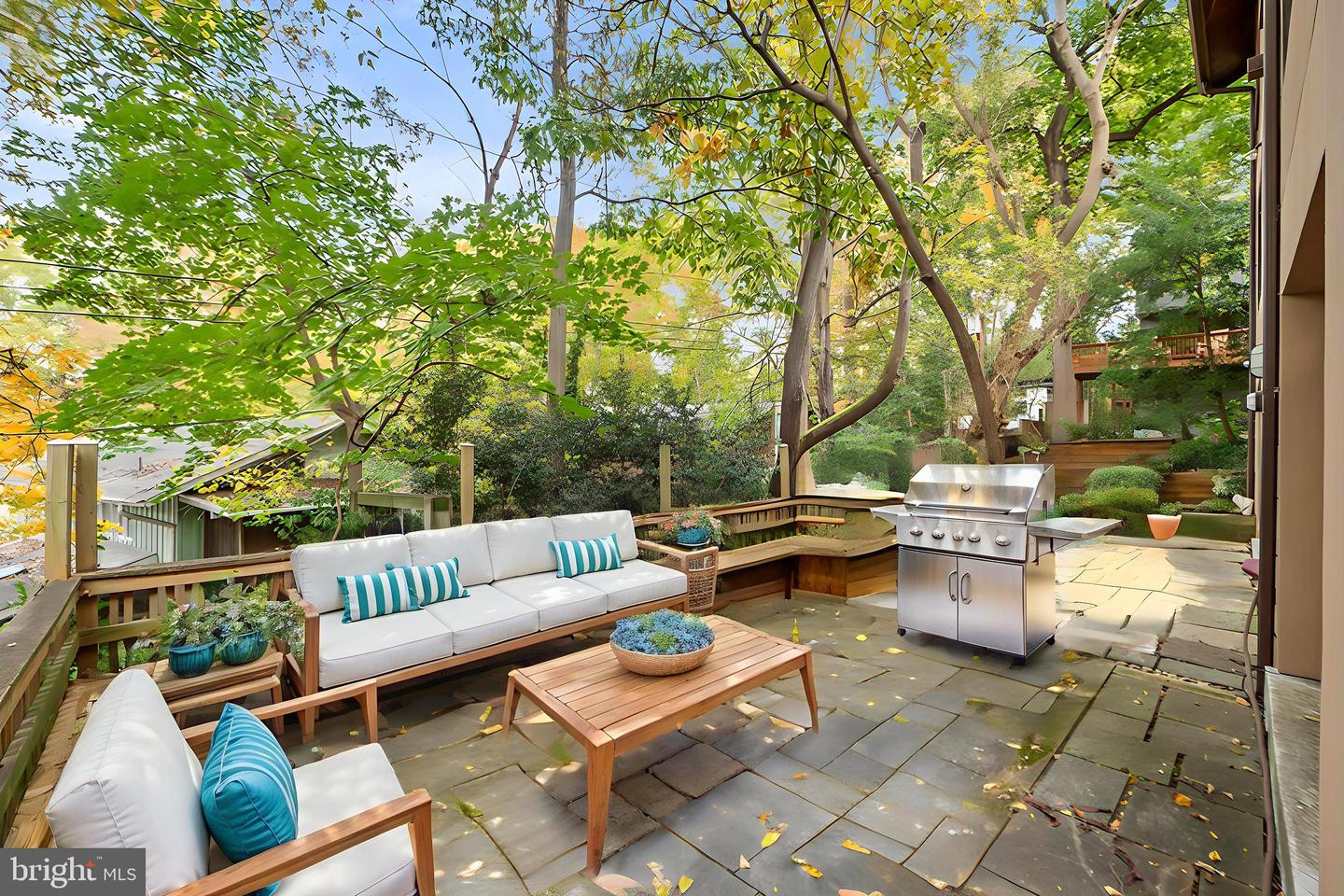 5211 Macarthur Ter Nw Property Photo 1