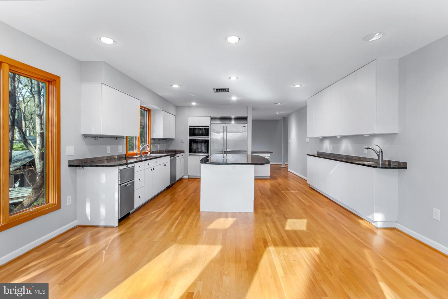 5211 Macarthur Ter Nw Property Photo 5