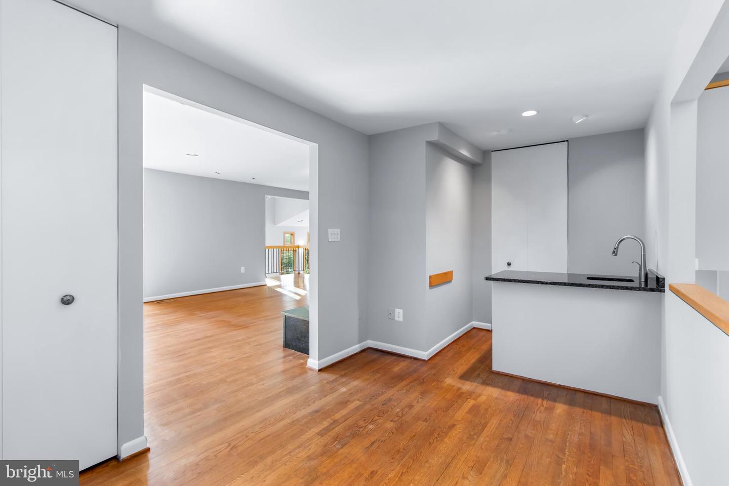 5211 Macarthur Ter Nw Property Photo 17