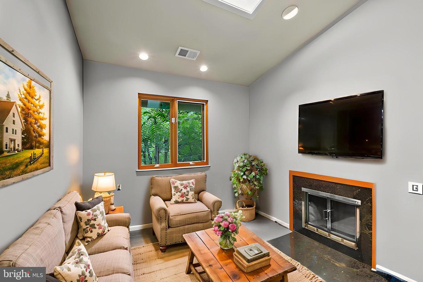 5211 Macarthur Ter Nw Property Photo 19