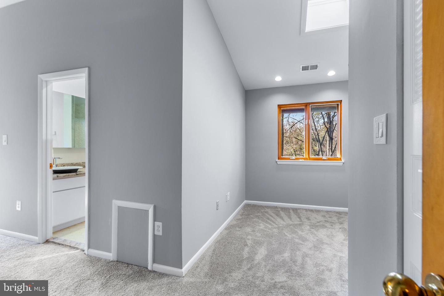 5211 Macarthur Ter Nw Property Photo 20