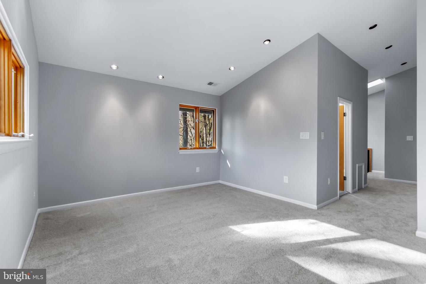 5211 Macarthur Ter Nw Property Photo 22