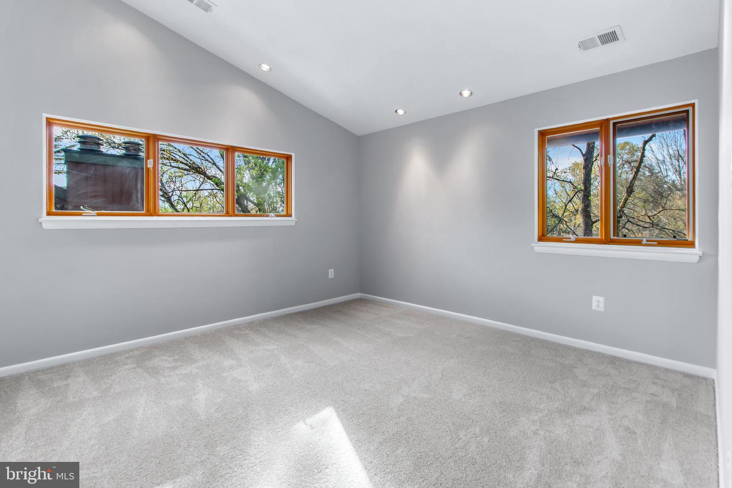 5211 Macarthur Ter Nw Property Photo 24