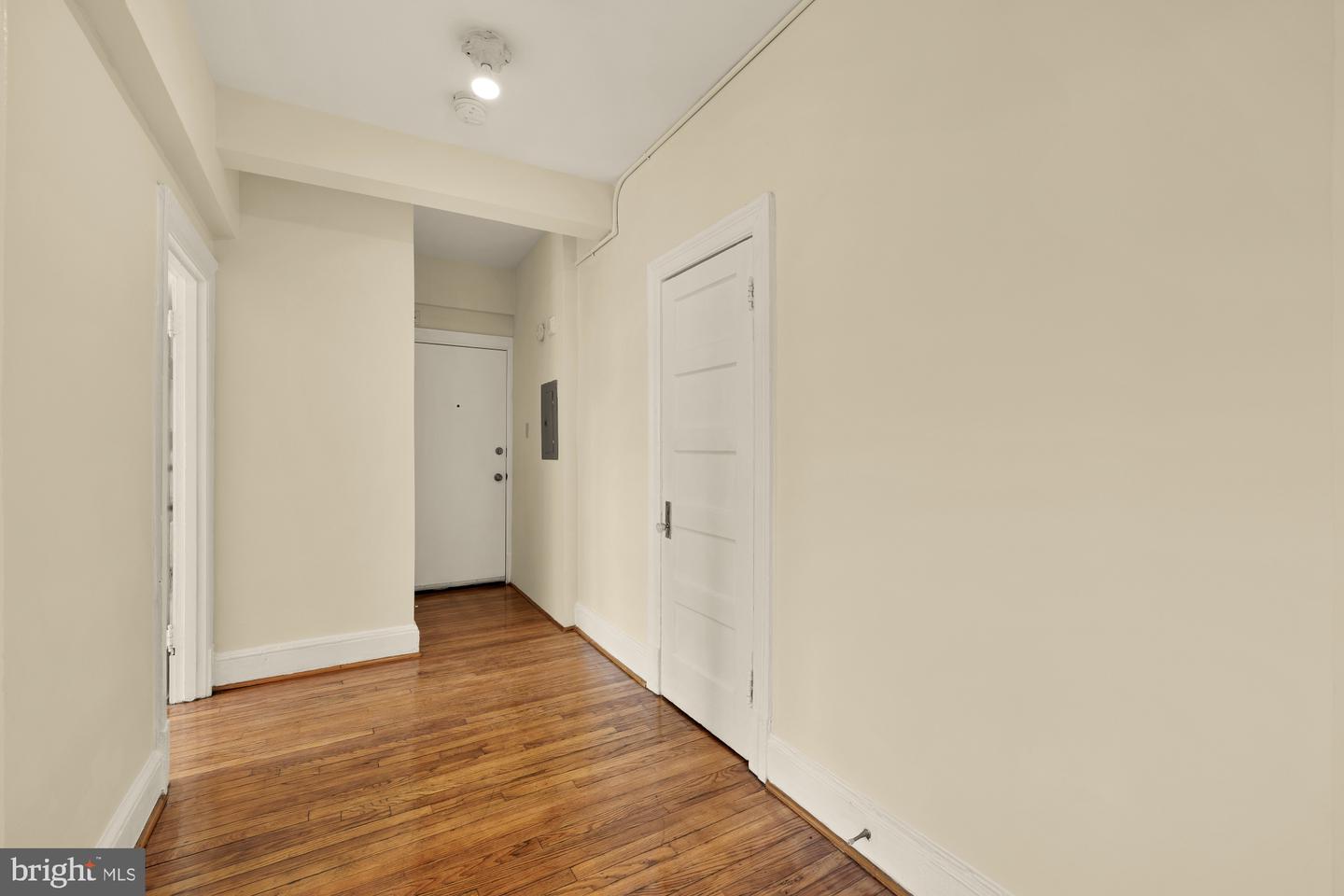 1457 Park Rd Nw #402 Property Photo 3