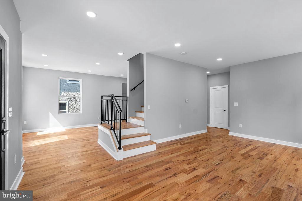2316 Monroe St Ne Property Photo 6