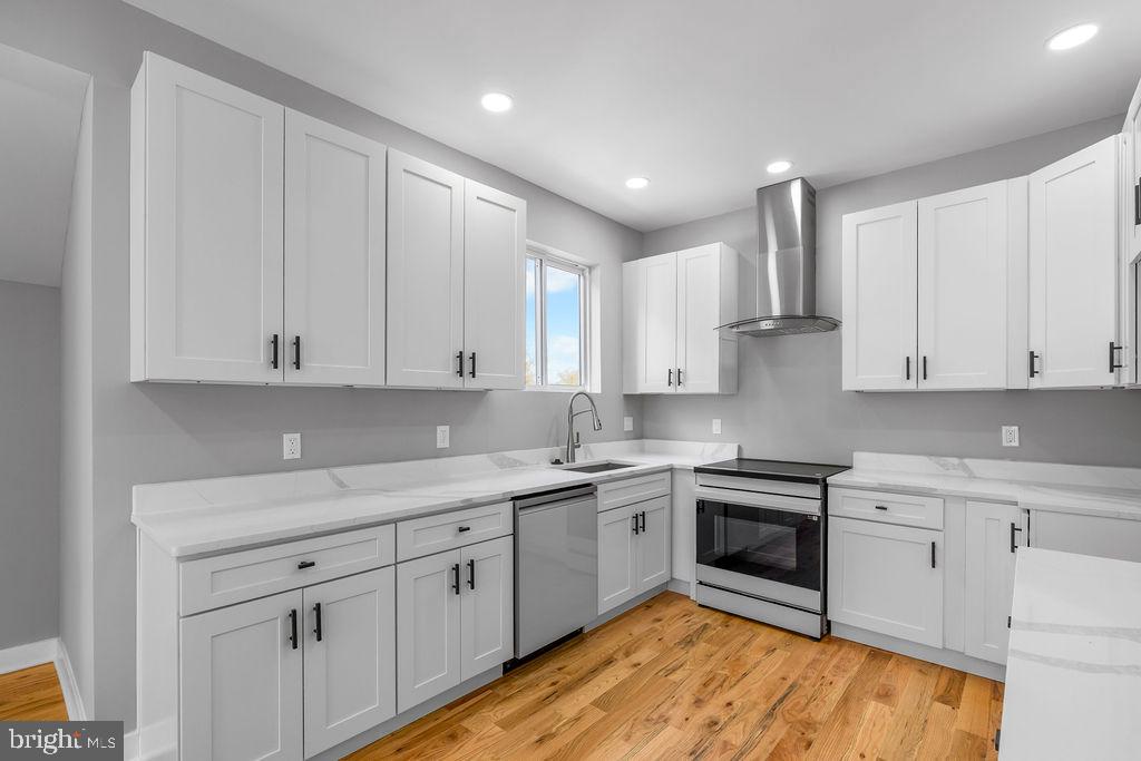 2316 Monroe St Ne Property Photo 10