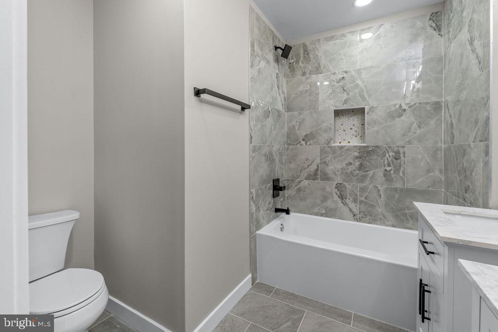 2316 Monroe St Ne Property Photo 23