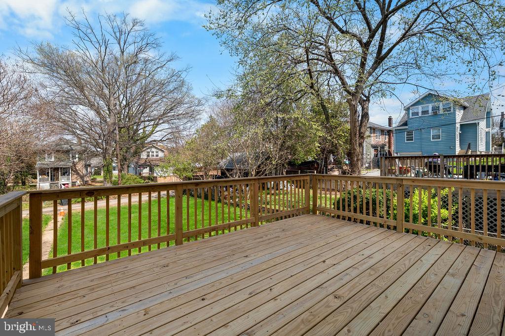 2316 Monroe St Ne Property Photo 36