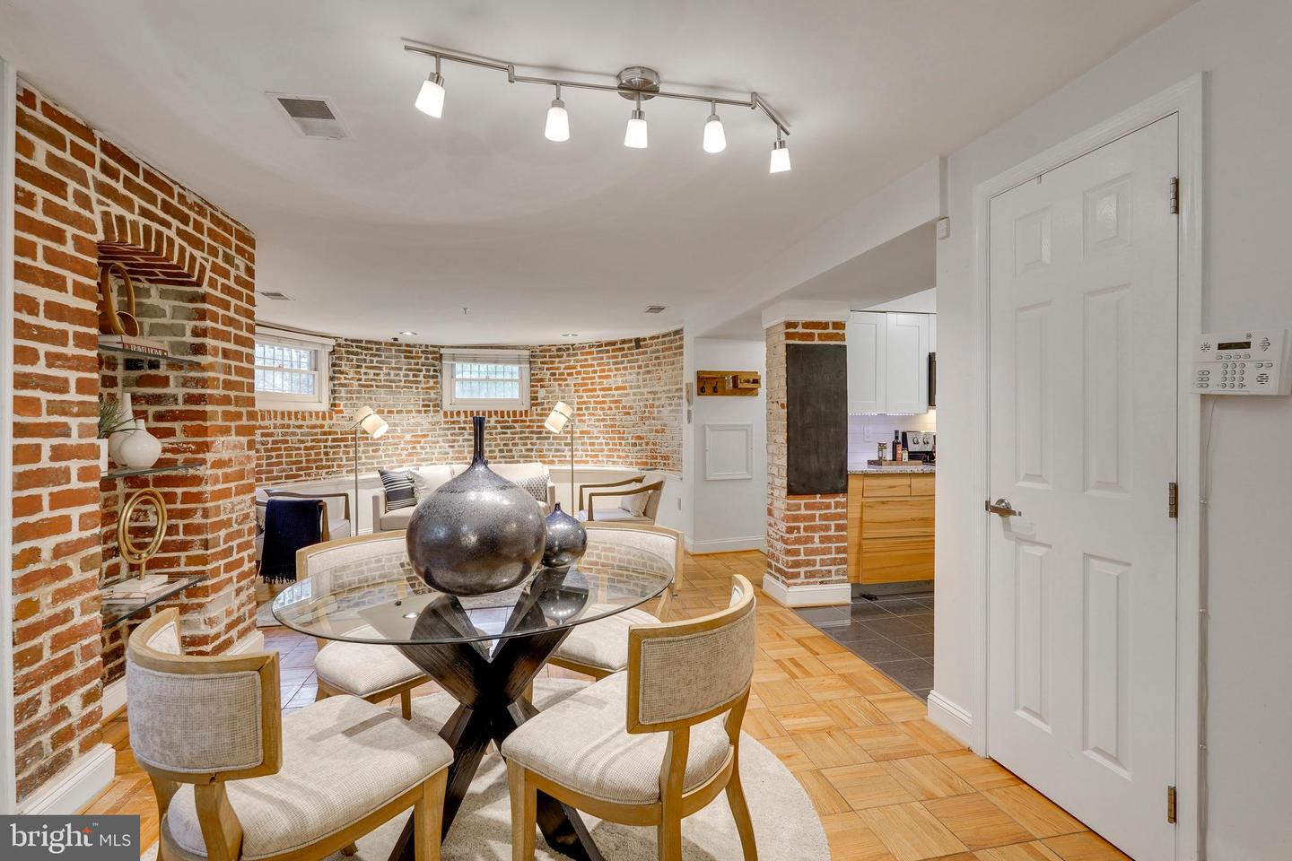1938 Biltmore St Nw #d Property Photo 1