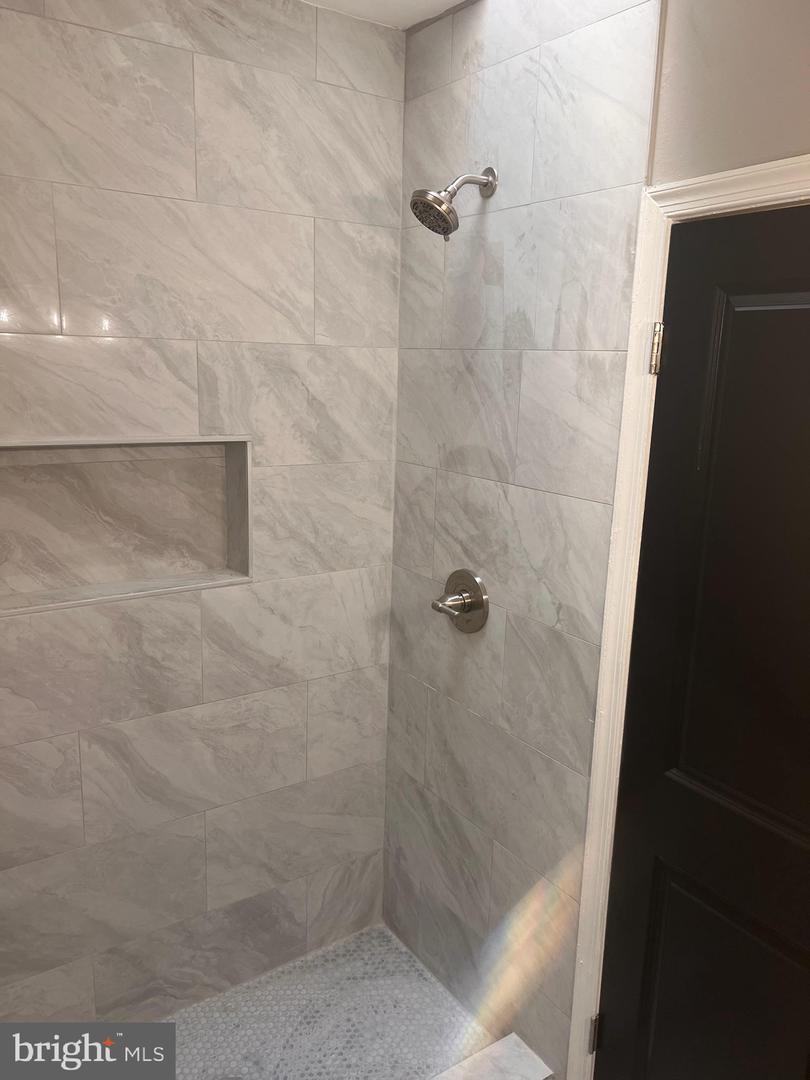 546 Hobart Pl Nw Property Photo 16
