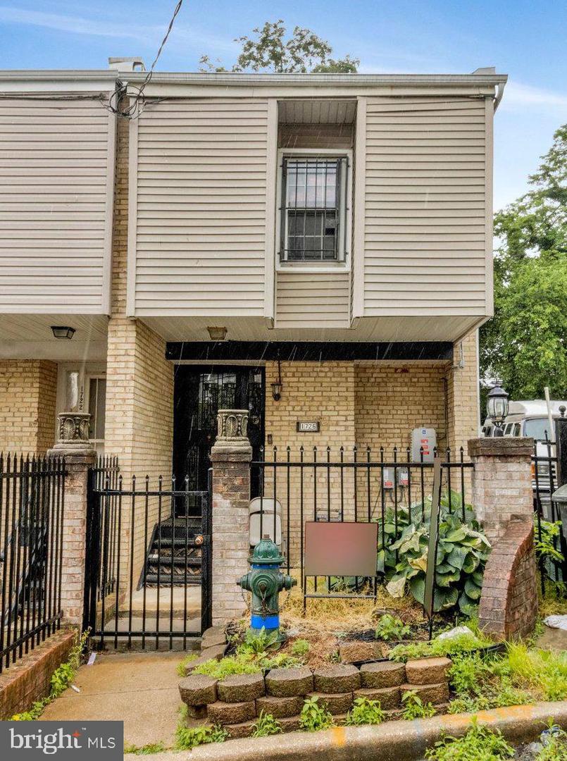 1726 Galen St Se Property Photo 1