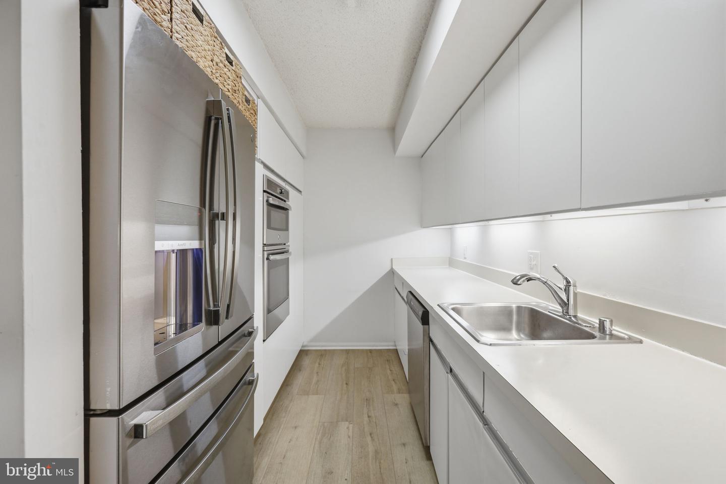 1015 33rd St Nw #402 Property Photo 8