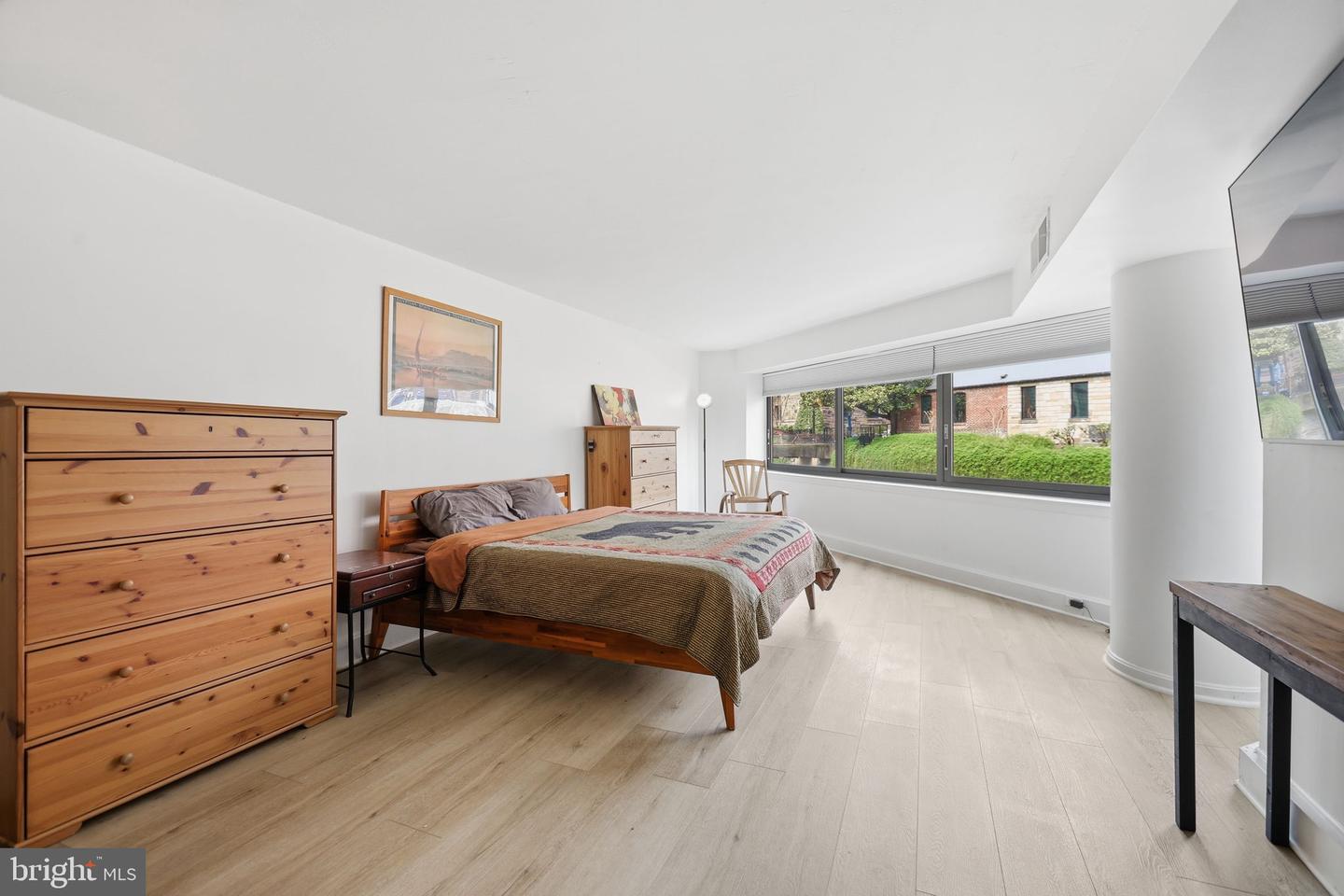 1015 33rd St Nw #402 Property Photo 10