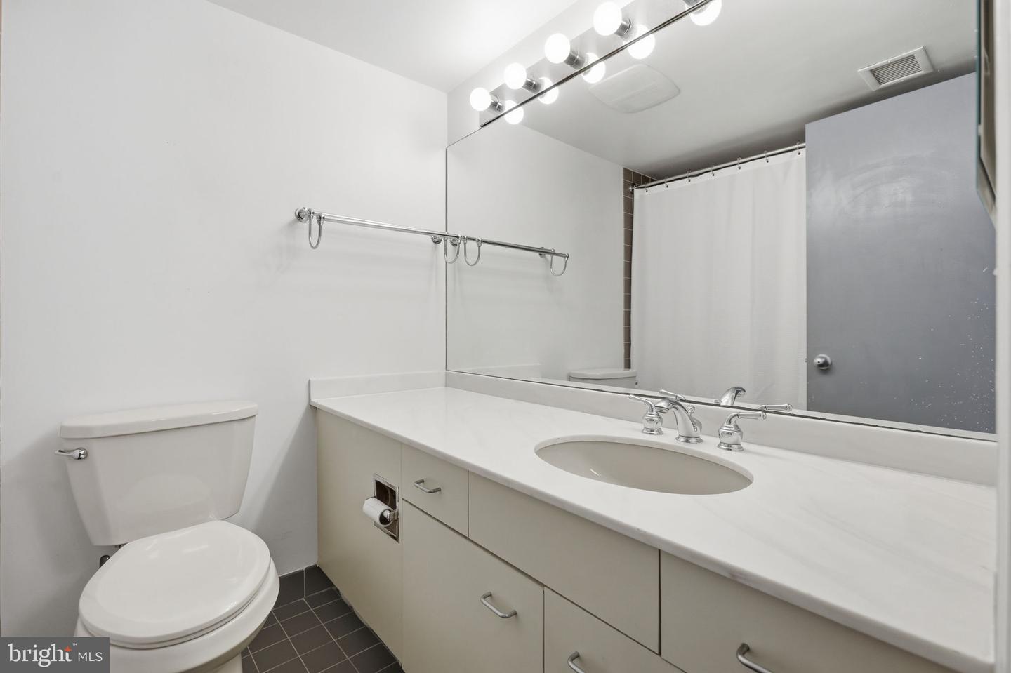 1015 33rd St Nw #402 Property Photo 12