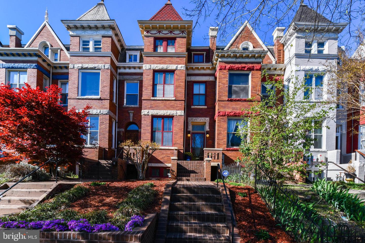 34 R ST NE Property Photo 1
