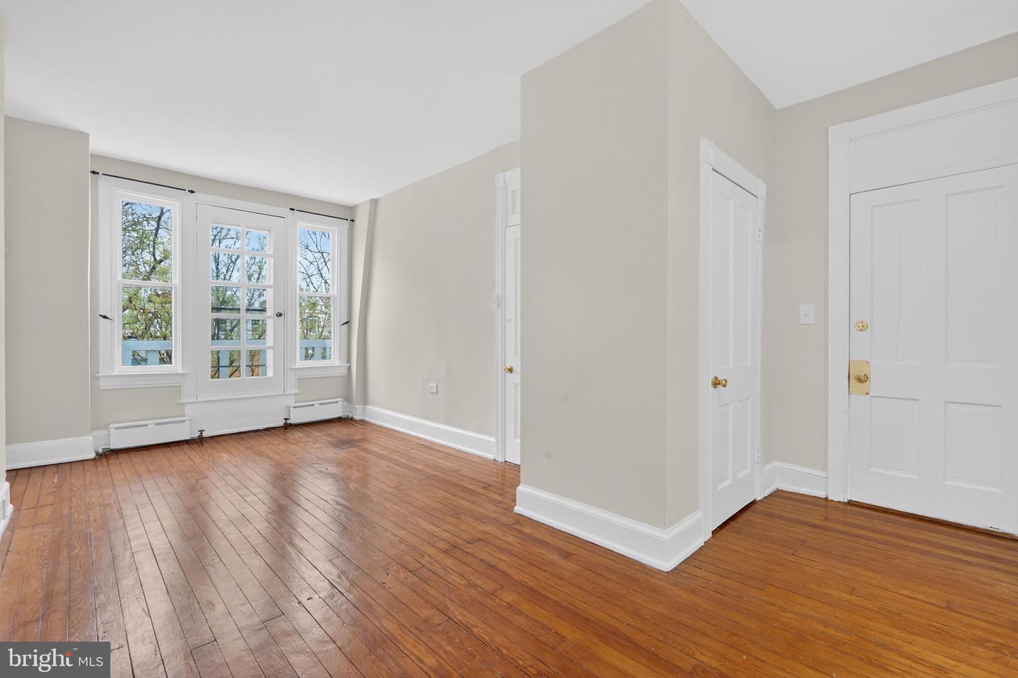 15 3rd St Ne #5 Property Photo 8