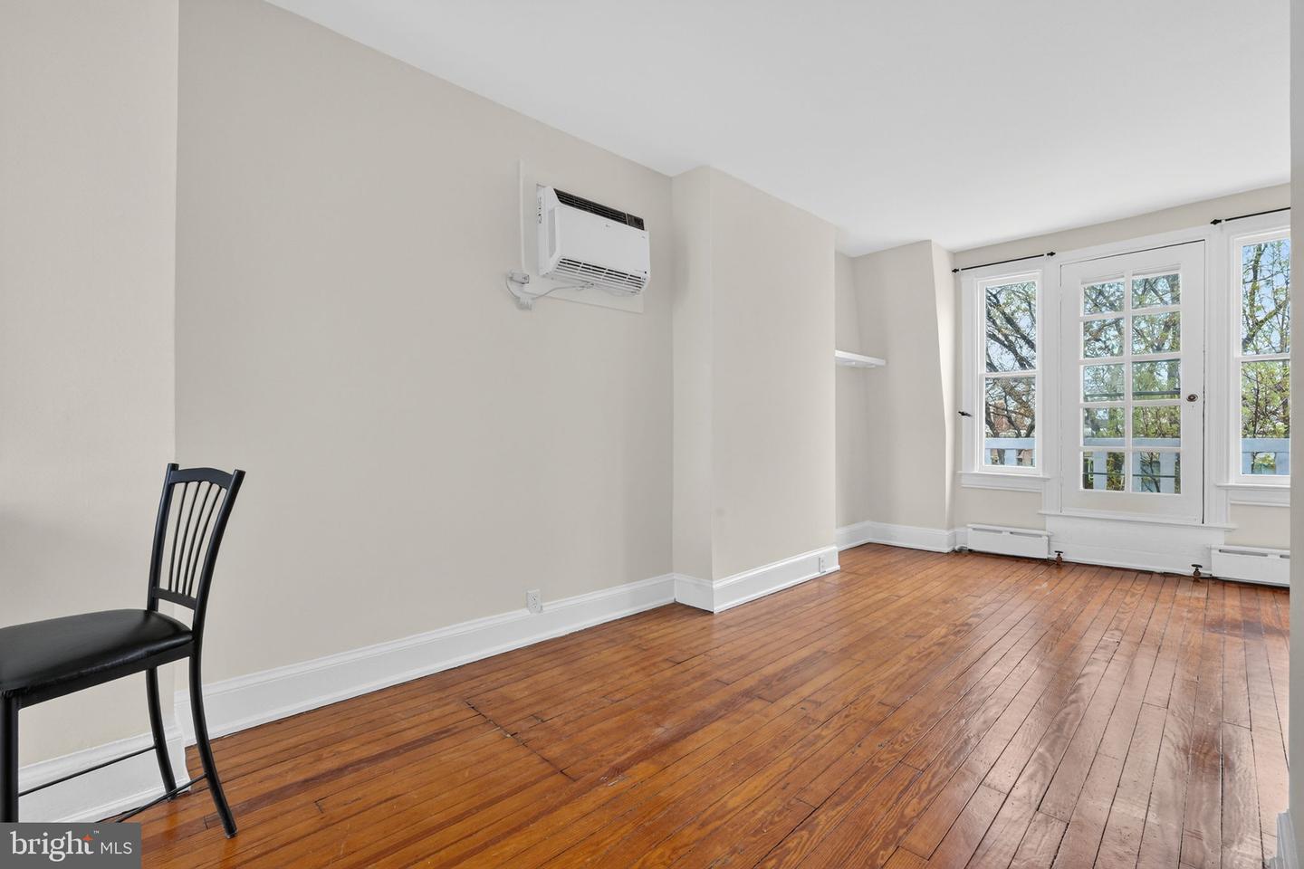 15 3rd St Ne #5 Property Photo 10