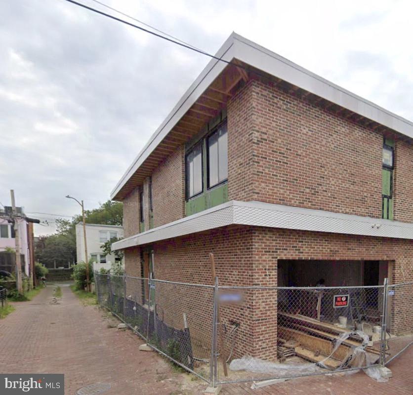 1661 Ebenezer Ct Se Property Photo 2