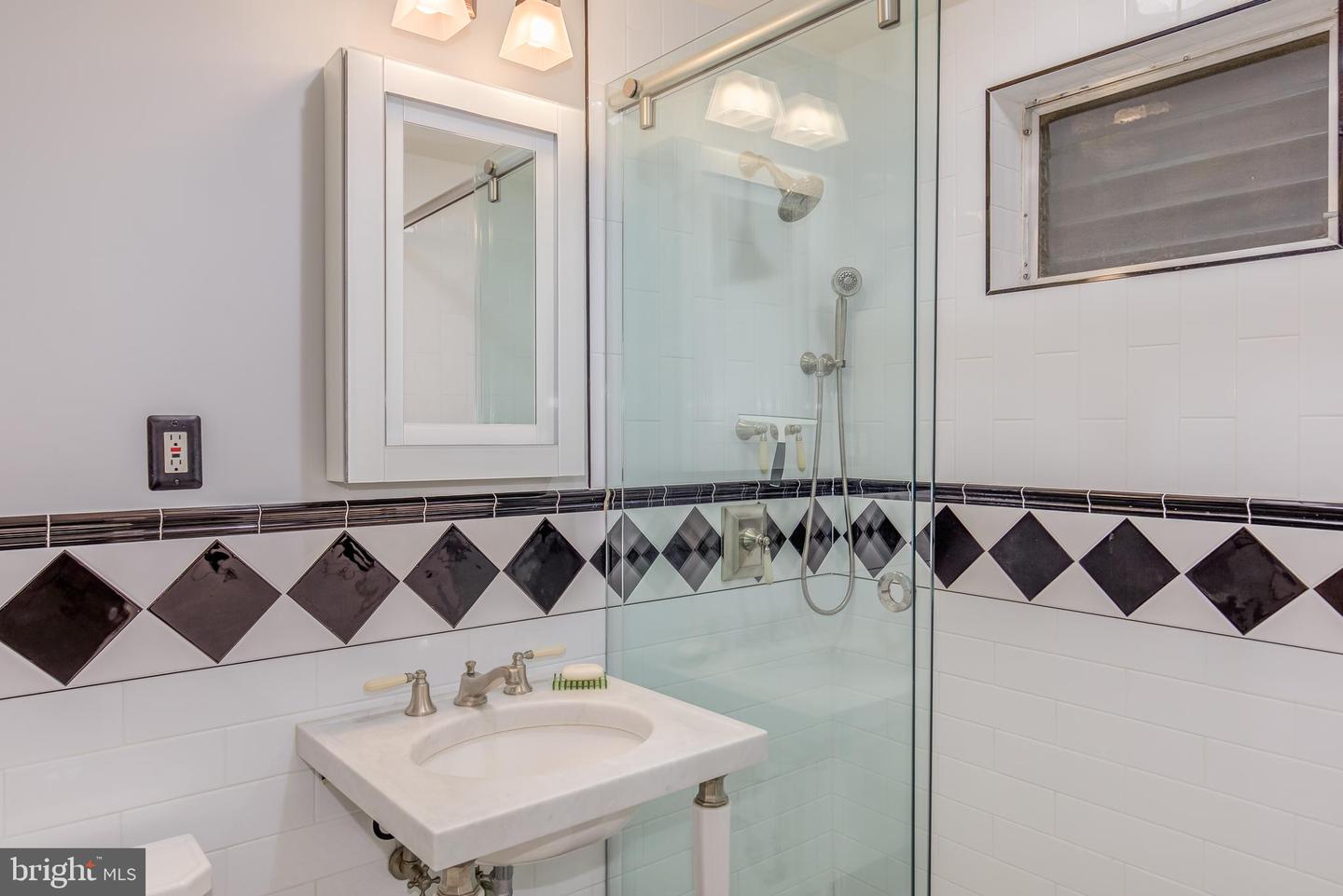 4000 Cathedral Ave Nw #736-b Property Photo 23