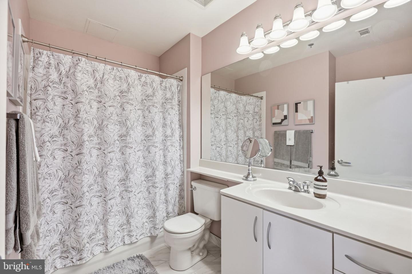1300 N St Nw #707 Property Photo 11