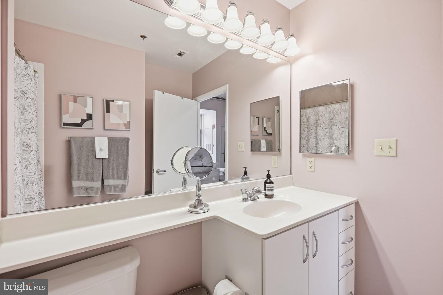 1300 N St Nw #707 Property Photo 12