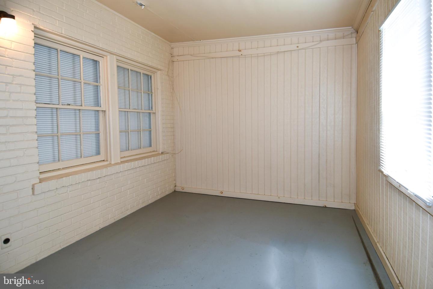 1431 Holbrook St Ne Property Photo 30