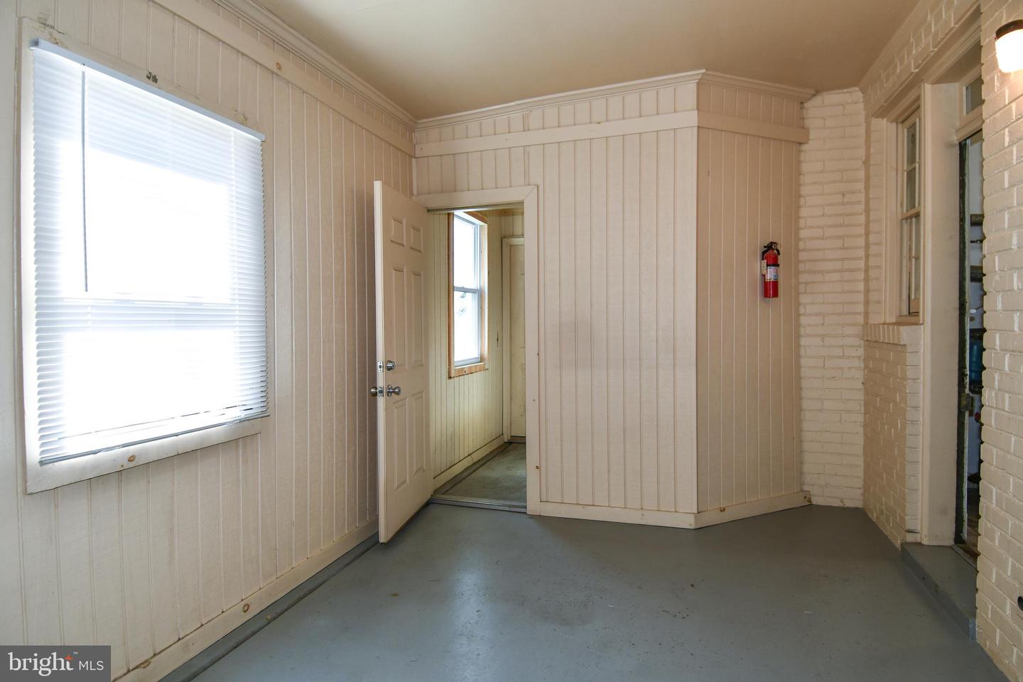 1431 Holbrook St Ne Property Photo 32
